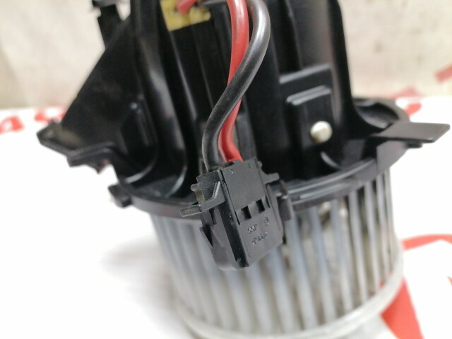 Моторчик печки AUDI A4 