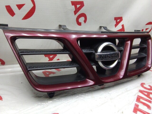 Решетка радиатора NISSAN X-Trail 