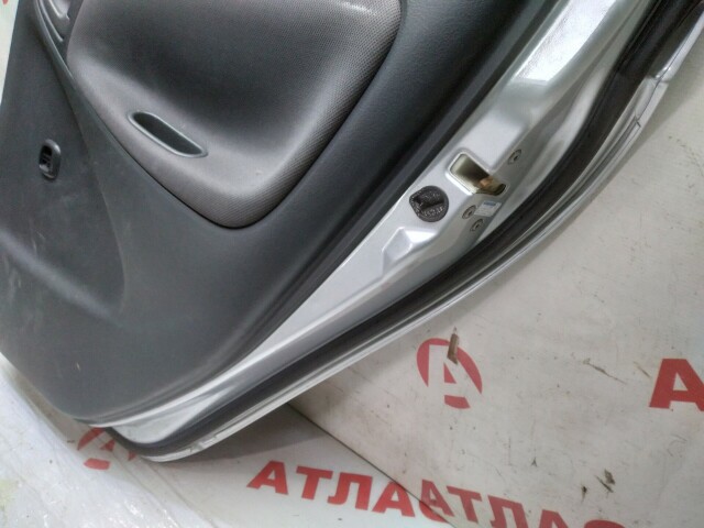 Дверь TOYOTA Vitz 