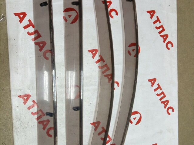 Ветровик TOYOTA Ist 