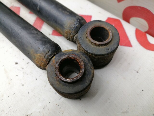 Амортизатор TOYOTA Platz 