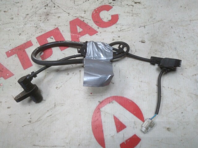 Датчик ABS TOYOTA Ist 