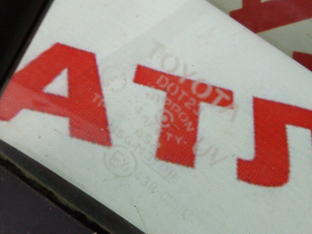 Треугольник (стекло) TOYOTA Platz 