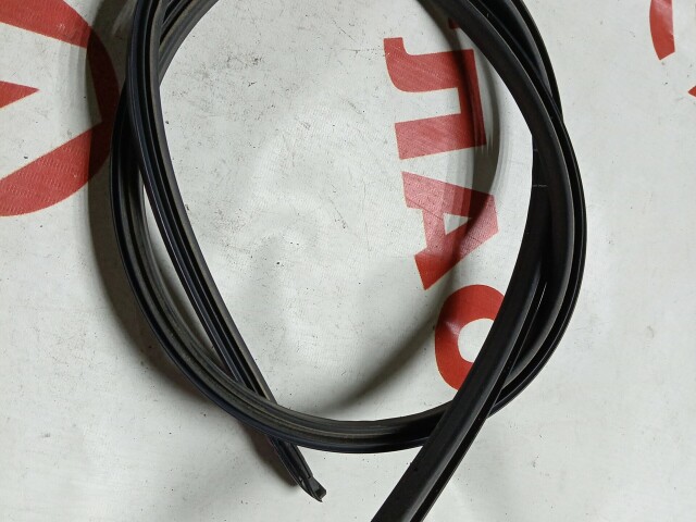 Молдинг крыши TOYOTA Avensis 