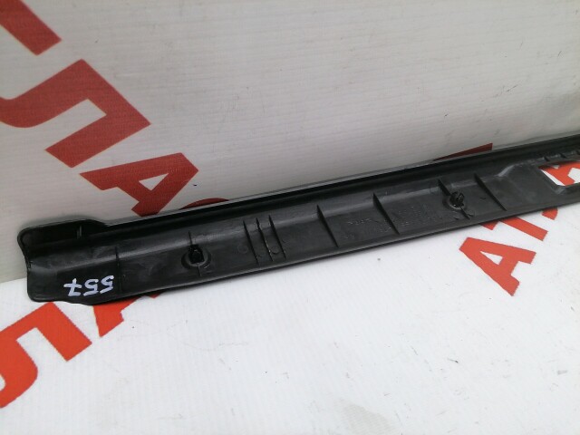 Накладка замка багажника NISSAN Sunny 