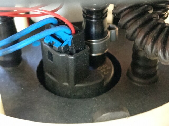 Бензонасос TOYOTA Avensis 