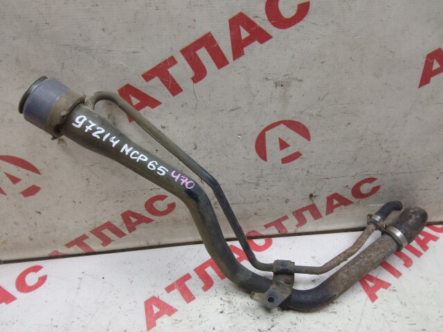 Горловина бензобака TOYOTA Ist 