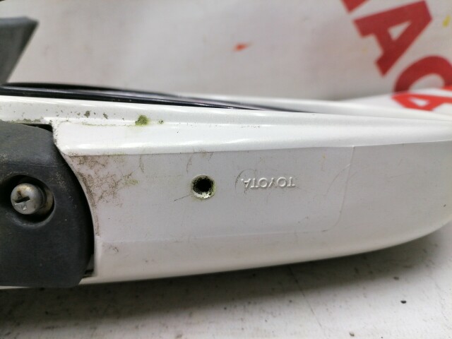 Зеркало TOYOTA Ist 