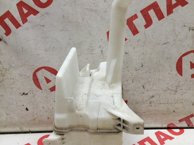 Бачок омывателя TOYOTA Avensis 