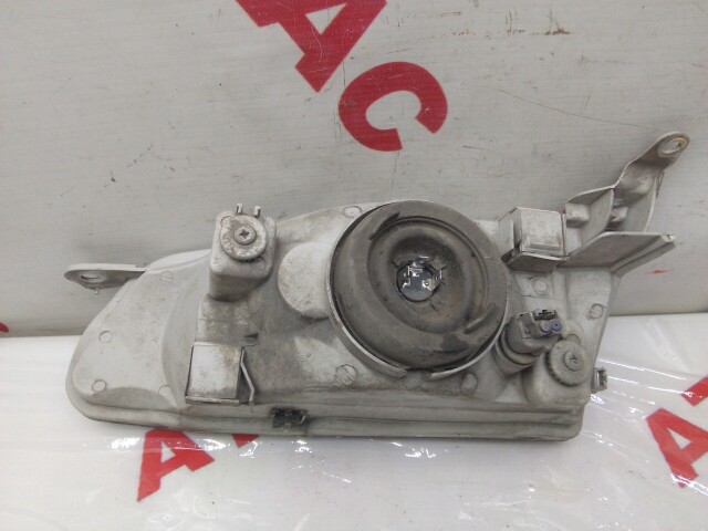 Фара TOYOTA Sprinter 