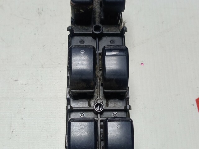 Блок управления стеклоподъемниками TOYOTA Ist 