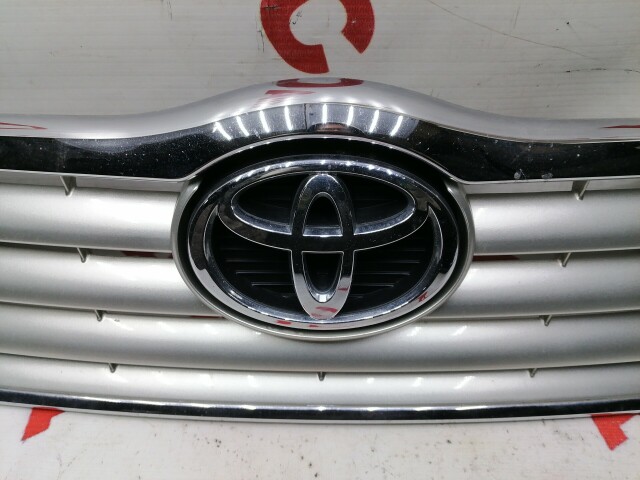 Решетка радиатора TOYOTA Avensis 