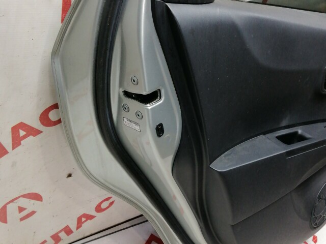 Дверь TOYOTA Vitz 