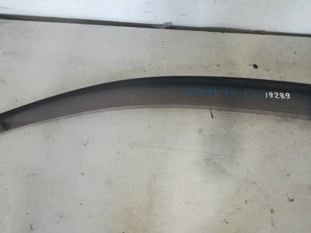 Ветровик TOYOTA Raum 