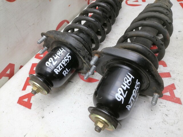 Стойка TOYOTA Avensis 