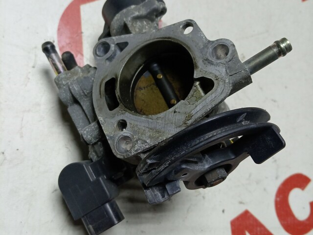 Дроссельная заслонка TOYOTA Ist 1NZ-FE