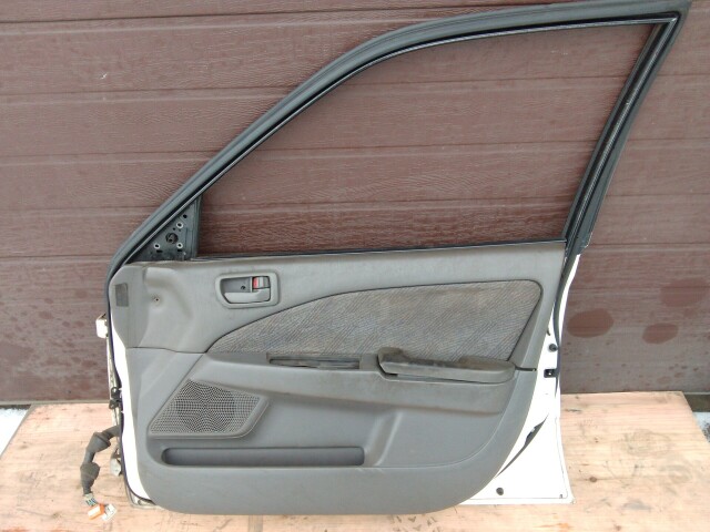 Дверь TOYOTA Corona Premio 